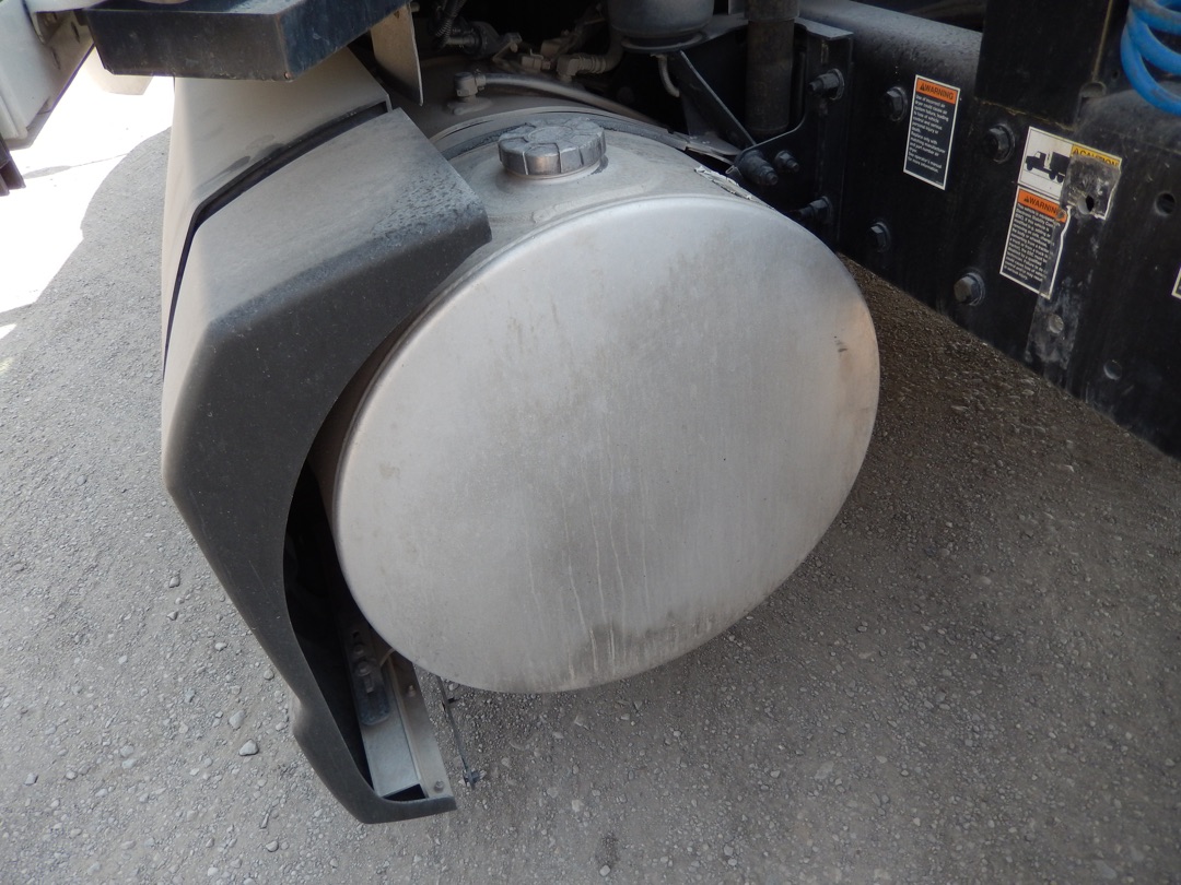 2017 KENWORTH T680 - Image 33